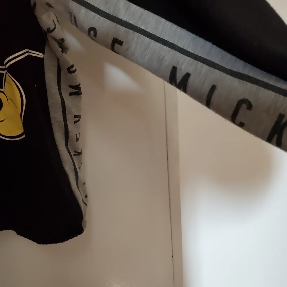 Disney Mickey Mouse Black Light Sweatshirt With Hoodie.  Size Xxl - Picture 2 of 4